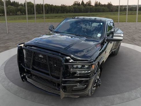 Used 2022 RAM 3500 Limited AWD/4WD image 14