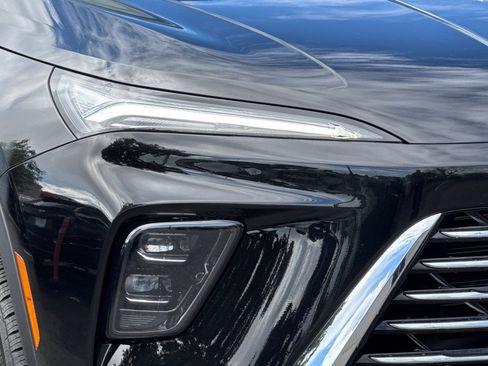 Used 2025 Buick Enclave Preferred image 43