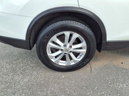Used 2014 Nissan Rogue SV w/ SV Premium Package FWD image 26