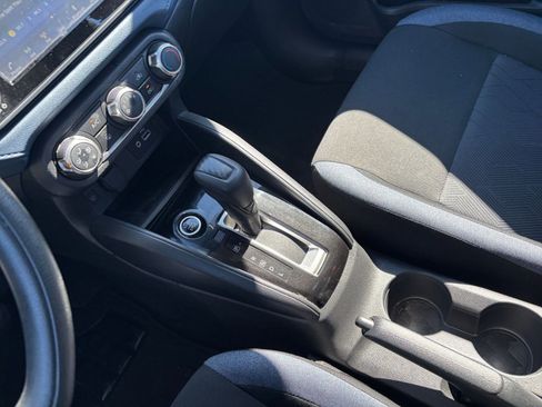 Used 2025 Nissan Versa SV image 39