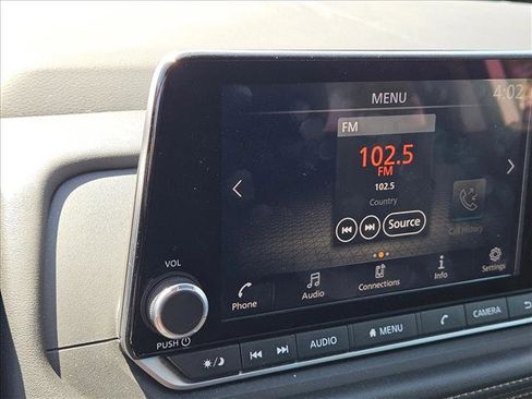 Used 2024 Nissan Rogue S FWD image 14