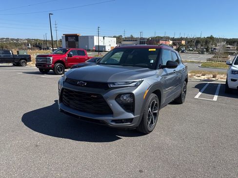Used 2022 Chevrolet TrailBlazer RS w/ Technology Package image 6