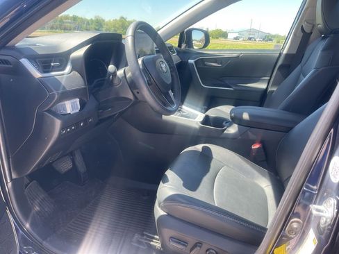 Used 2023 Toyota RAV4 XLE Premium AWD/4WD image 4