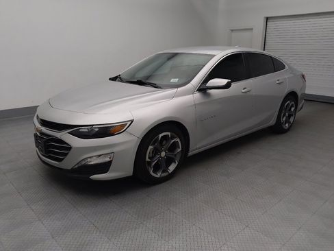 Used 2022 Chevrolet Malibu LT FWD image 2