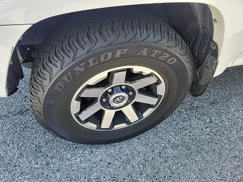 Used 2021 Toyota 4Runner TRD Off-Road Premium w/ Moonroof Package AWD/4WD image 9
