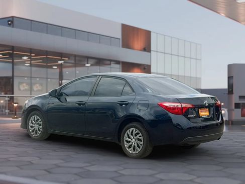 Used 2018 Toyota Corolla LE w/ Carpet Mat Package (TMS) FWD image 7
