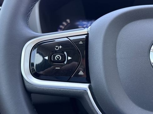 Used 2023 Volvo XC60 B5 Plus w/ Protection Package Premier image 15