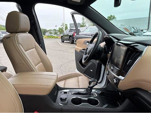 Used 2023 Chevrolet Traverse Premier w/ LPO, Floor Liner Package AWD/4WD image 32