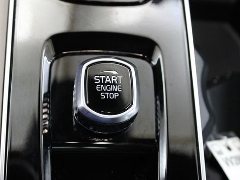 New 2026 Volvo XC90 B6 Plus w/ Protection Package Premier AWD/4WD image 11