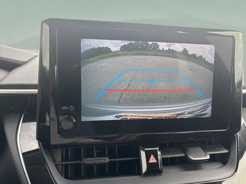 Used 2023 Toyota Corolla LE FWD image 12