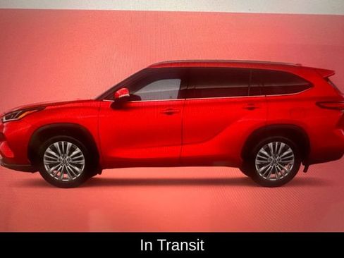 Used 2026 Toyota Highlander Platinum AWD/4WD image 4