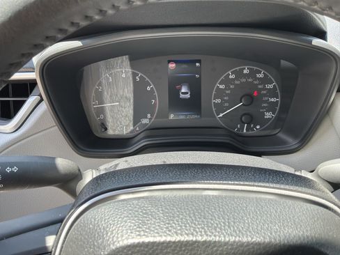 Used 2025 Toyota Corolla Cross LE FWD image 21