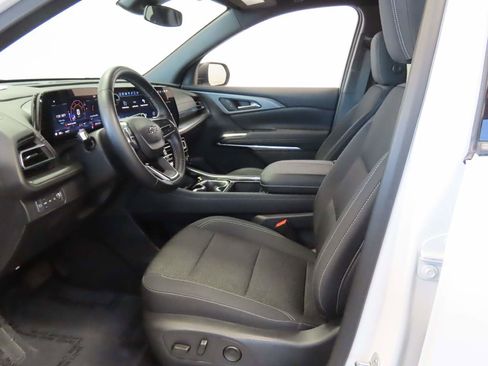 Used 2025 Chevrolet Traverse LT w/ Midnight/Sport Edition AWD/4WD image 13