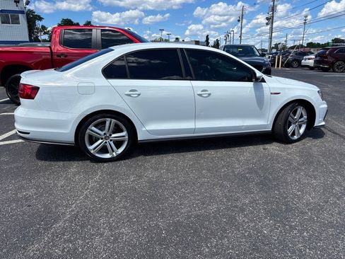 Used 2017 Volkswagen Jetta GLI FWD image 7
