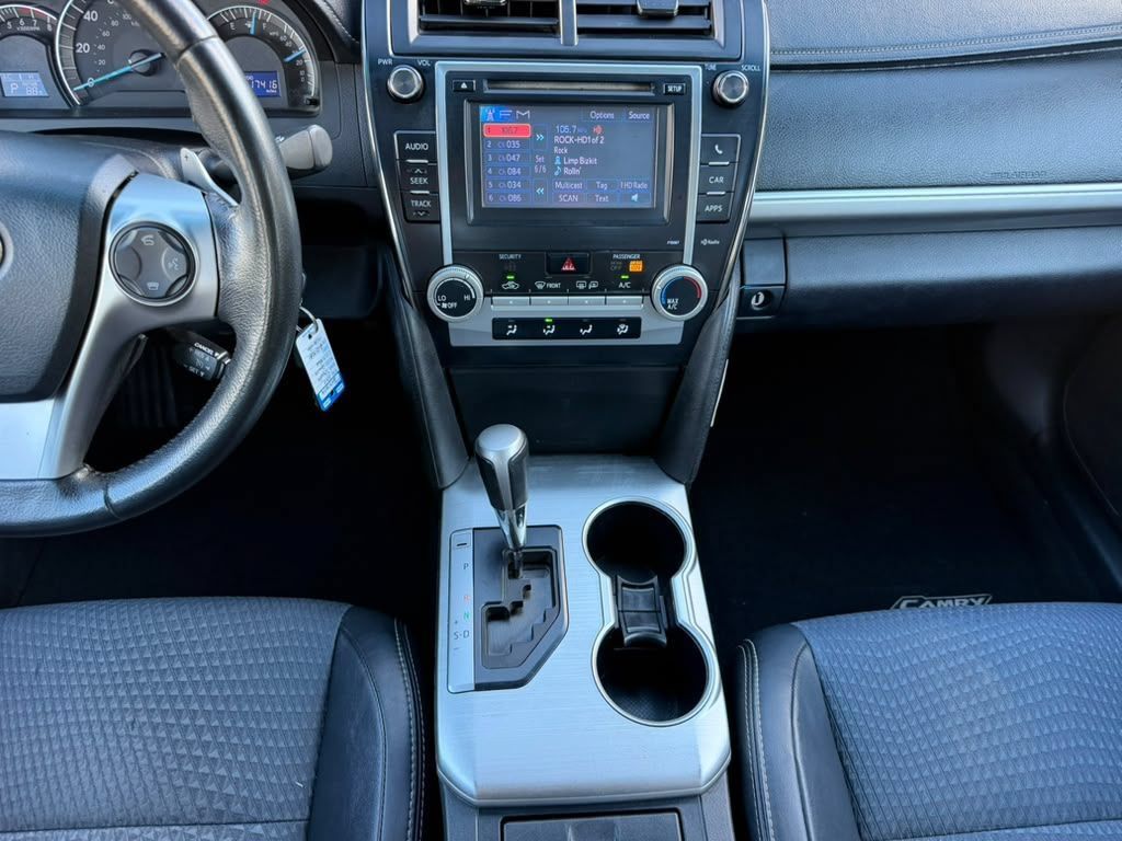 Used 2012 Toyota Camry SE FWD image 11