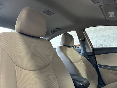 Used 2016 Hyundai Elantra SE FWD image 16