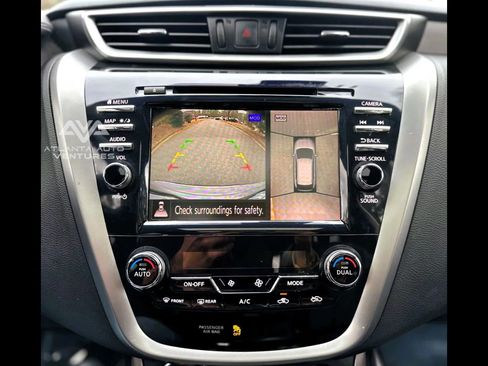 Used 2023 Nissan Murano SL w/ SL Moonroof Package image 17