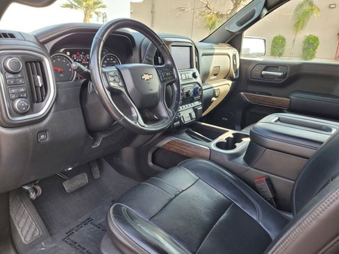 Used 2019 Chevrolet Silverado 1500 High Country image 9