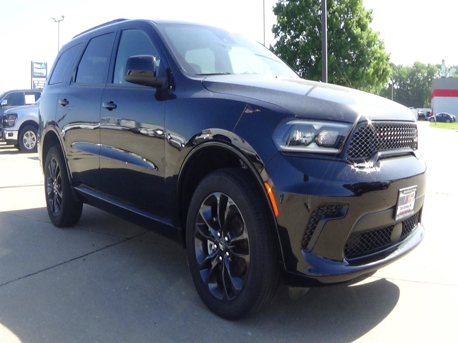 Certified 2024 Dodge Durango SXT w/ SXT Blacktop Group AWD/4WD image 4