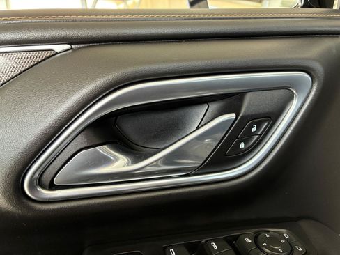 Used 2021 GMC Yukon AT4 w/ AT4 Premium Plus Package AWD/4WD image 10