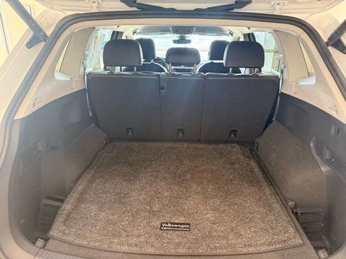 Used 2024 Volkswagen Tiguan SE image 8