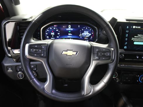Used 2024 Chevrolet Silverado 2500 LT AWD/4WD image 9