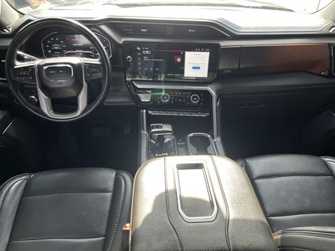 Used 2022 GMC Sierra 1500 Denali w/ Denali Reserve Package image 18