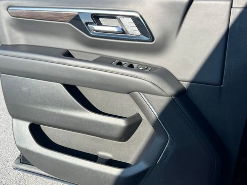 Used 2025 Chevrolet Tahoe LT image 20