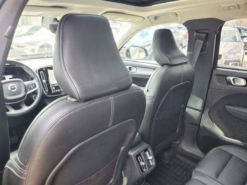 Certified 2023 Volvo XC40 B5 Plus w/ Climate Package AWD/4WD image 28