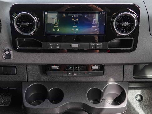 New 2025 Mercedes-Benz Sprinter 2500 image 12