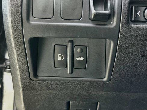 Used 2010 Lexus IS 250 w/ Preferred Accessory Package RWD image 12