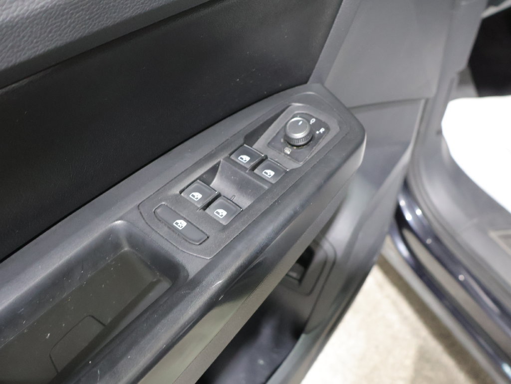 Used 2018 Volkswagen Atlas SEL AWD/4WD image 13