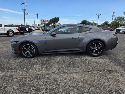 Used 2025 Ford Mustang Coupe RWD image 4