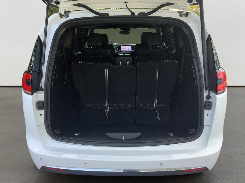 Used 2025 Chrysler Pacifica Select FWD image 25