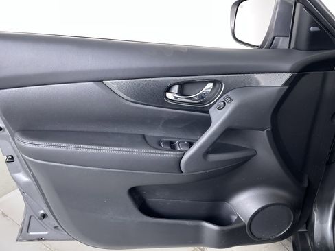 Used 2016 Nissan Rogue SL w/ SL Premium Package image 10