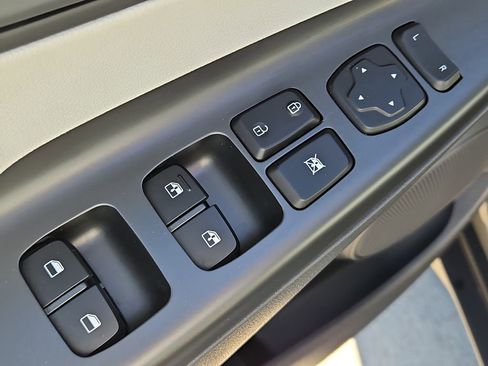 Used 2023 Hyundai Kona SEL image 28