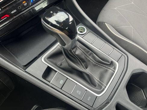 Used 2025 Volkswagen Jetta Sport FWD image 29