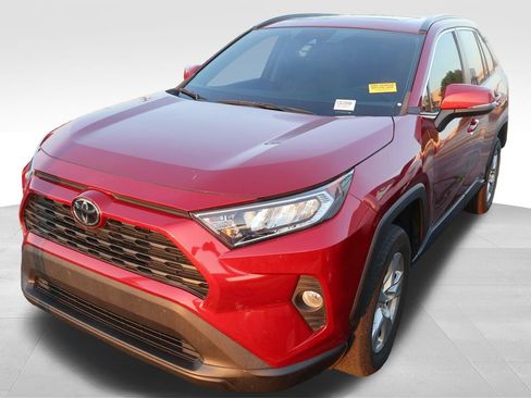 Used 2021 Toyota RAV4 XLE w/ Convenience Package AWD/4WD image 3