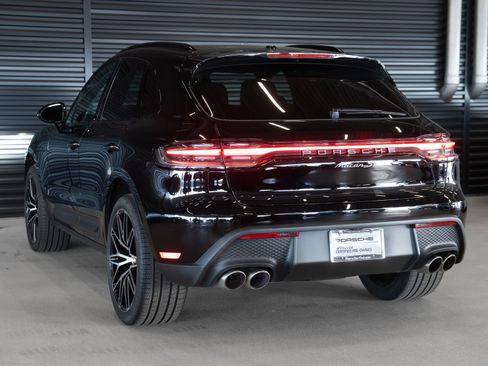 Certified 2025 Porsche Macan S image 3