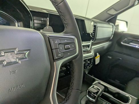 Used 2026 Chevrolet Silverado 1500 LT Trail Boss w/ LT Trail Boss Premium Package AWD/4WD image 19