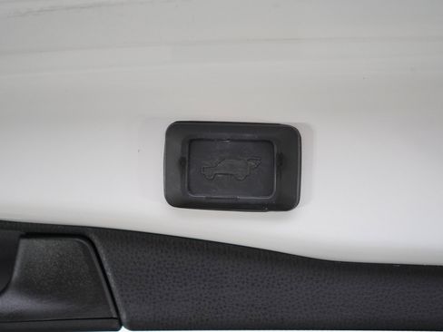 Used 2021 Toyota RAV4 XSE w/ XSE Grade Weather Package AWD/4WD image 17