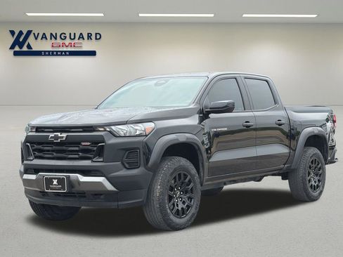 Used 2023 Chevrolet Colorado Trail Boss image 7