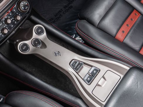 Used 2013 Ferrari California image 28