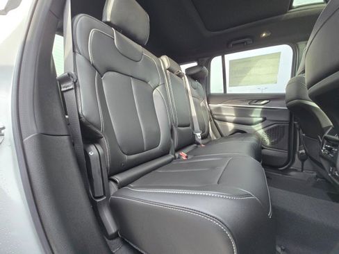 New 2025 Jeep Grand Cherokee Limited image 15