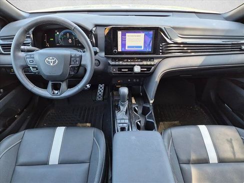 Used 2025 Toyota Camry SE w/ Convenience Package FWD image 14