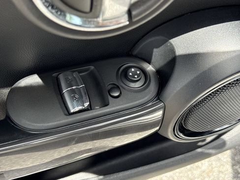 Used 2021 MINI Cooper 2-Door Hardtop FWD image 13