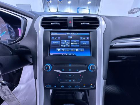 Used 2014 Ford Fusion SE FWD image 29