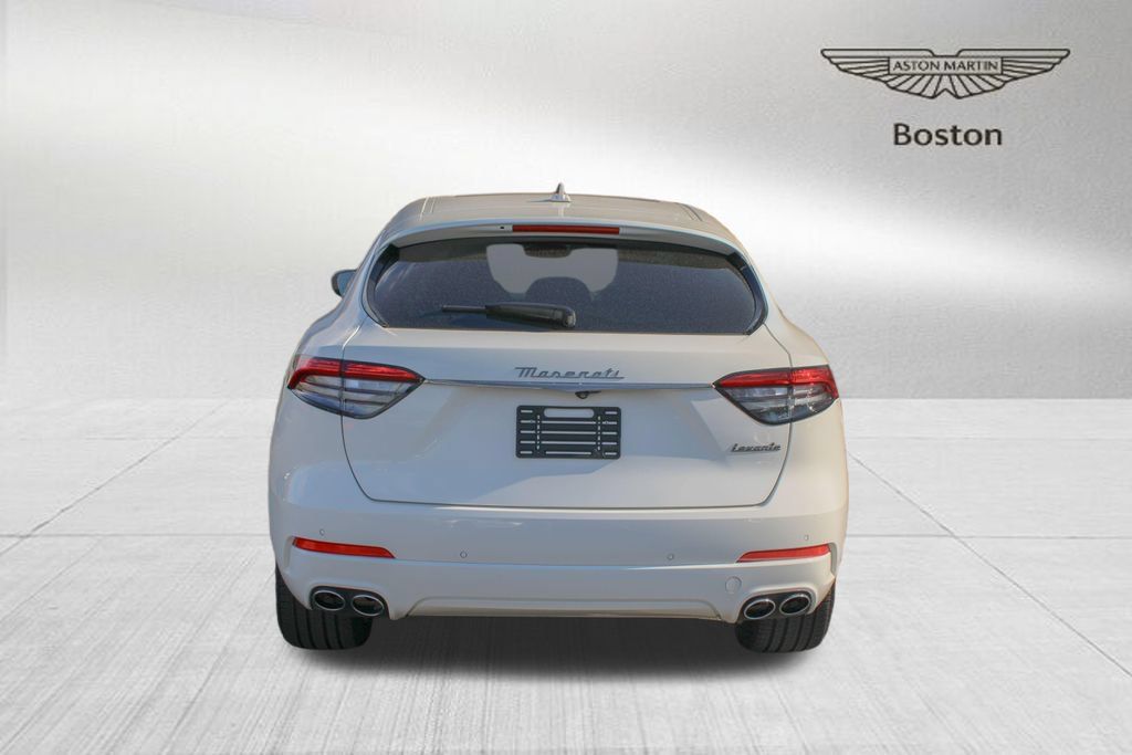 Used 2024 Maserati Levante GT Ultima AWD/4WD image 5