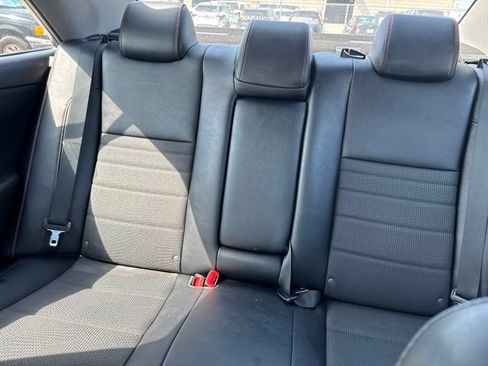 Used 2016 Toyota Camry SE w/ Moonroof Package FWD image 10