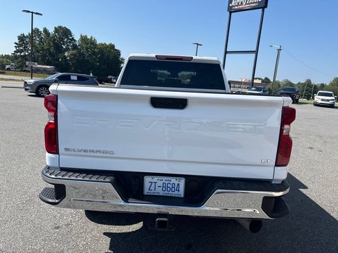 Used 2025 Chevrolet Silverado 2500 LT w/ Convenience Package AWD/4WD image 6
